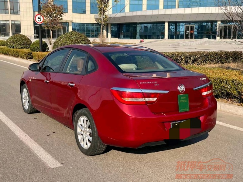 青岛13年别克英朗8