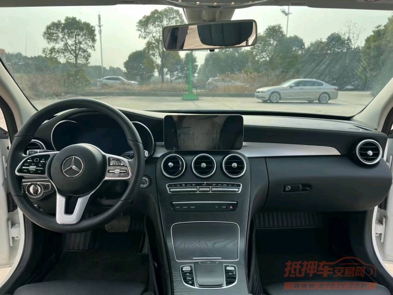 北京19年奔驰C8