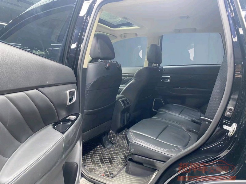 成都21年三菱欧蓝德4