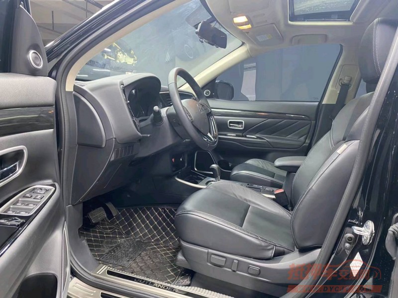 成都21年三菱欧蓝德5