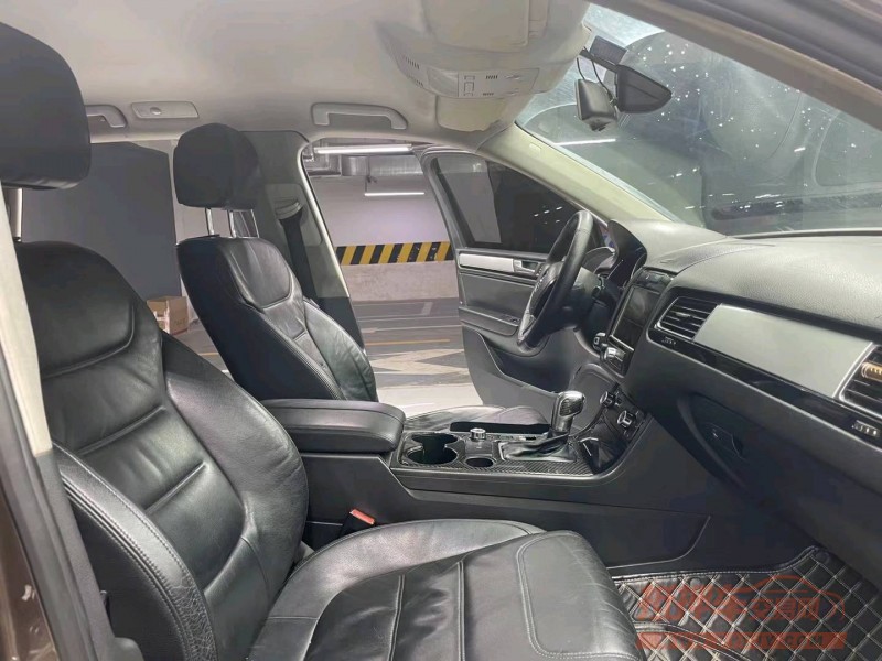 成都11年大众途锐7