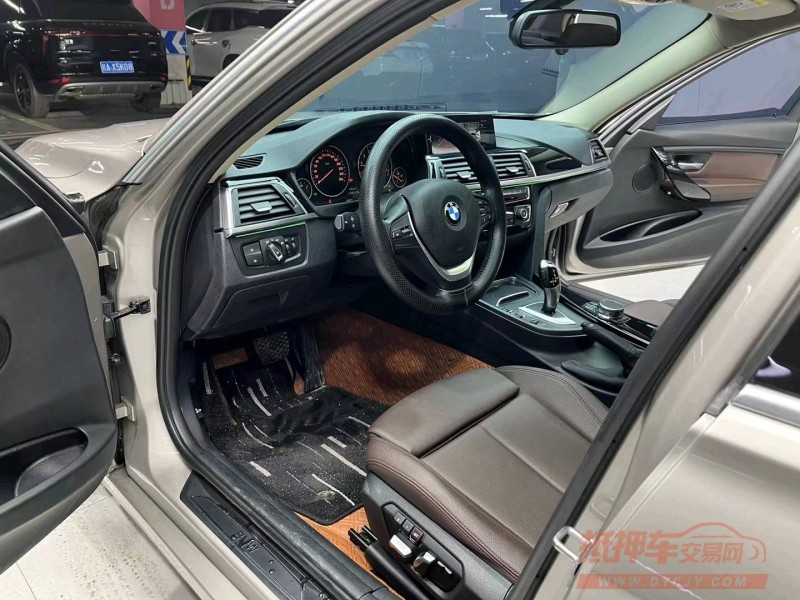 成都19年宝马3系5