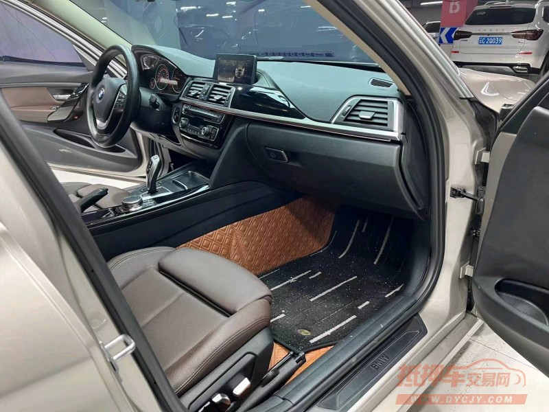 成都19年宝马3系3