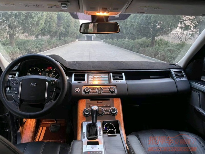 济宁12年路虎揽胜运动4