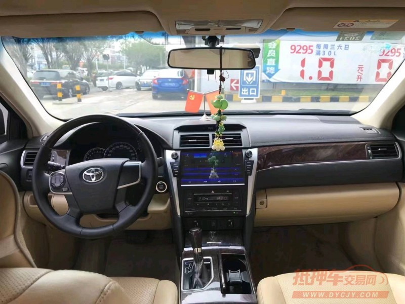 济南17年丰田凯美瑞7