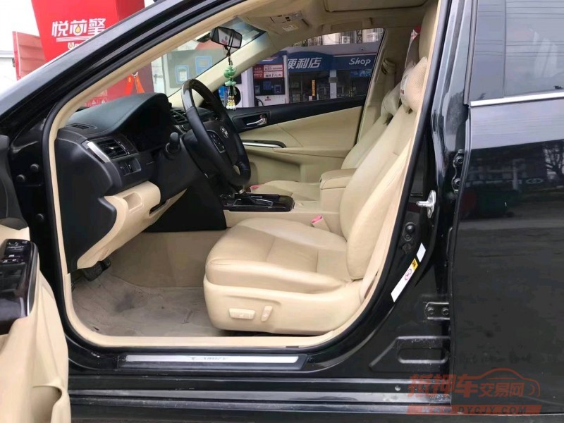 济南17年丰田凯美瑞6