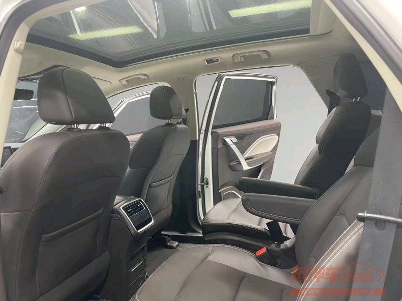 成都21年吉利嘉际4