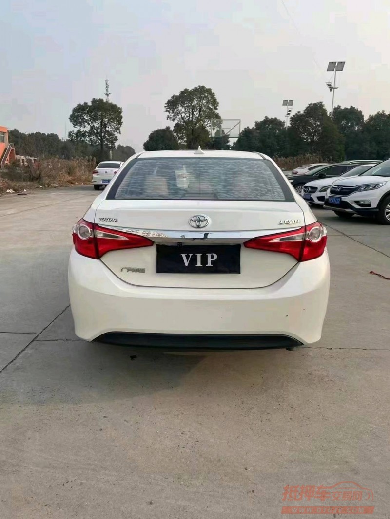 北京16年丰田雷凌9