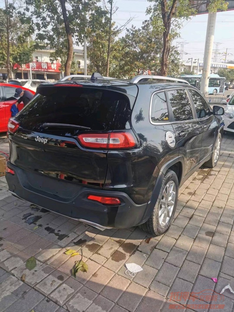 成都16年Jeep自由光6