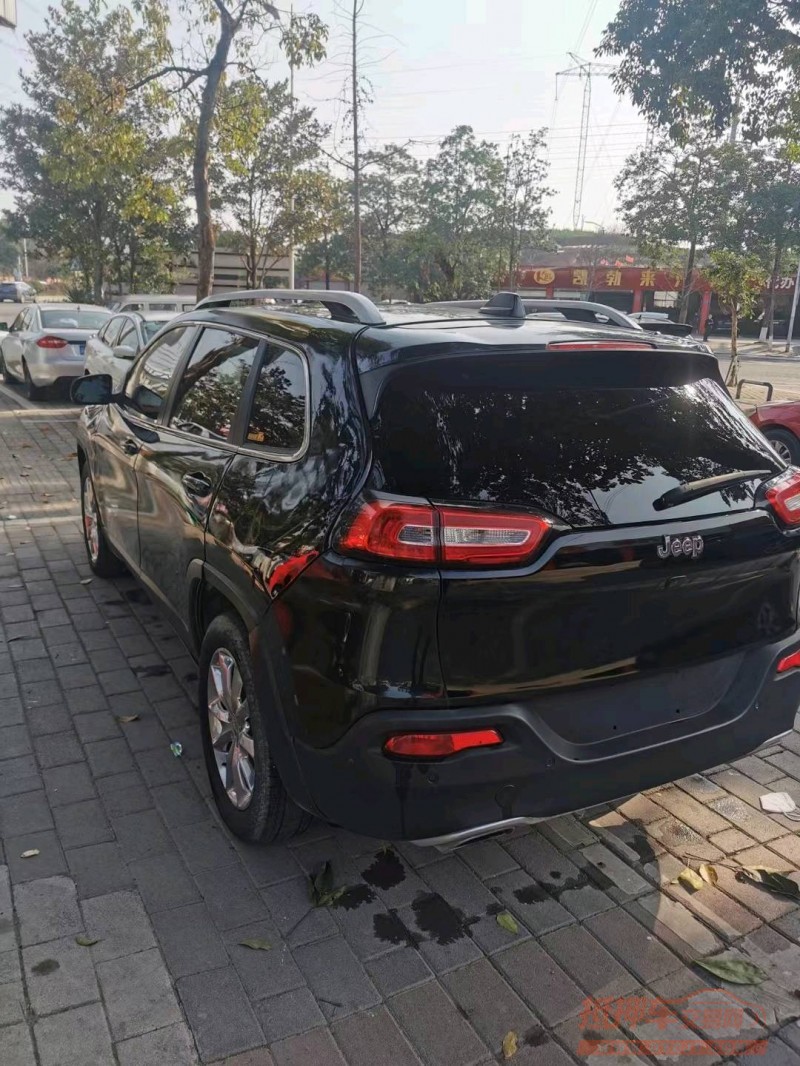 成都16年Jeep自由光8
