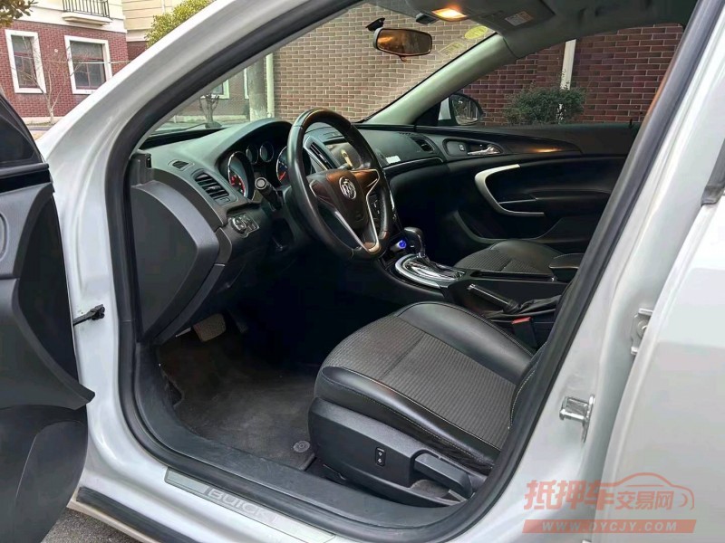 苏州15年别克君威8