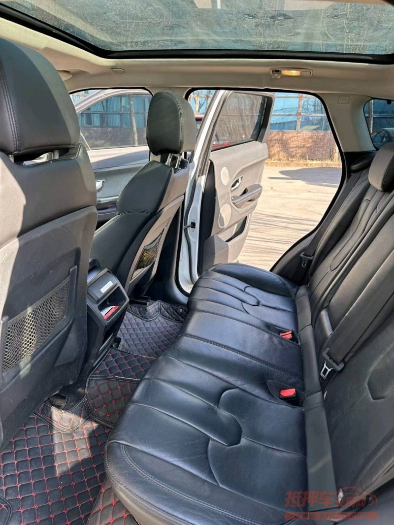 沈阳14年路虎极光3