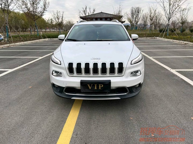 徐州17年Jeep自由光9