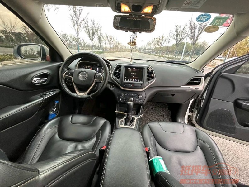 徐州17年Jeep自由光5