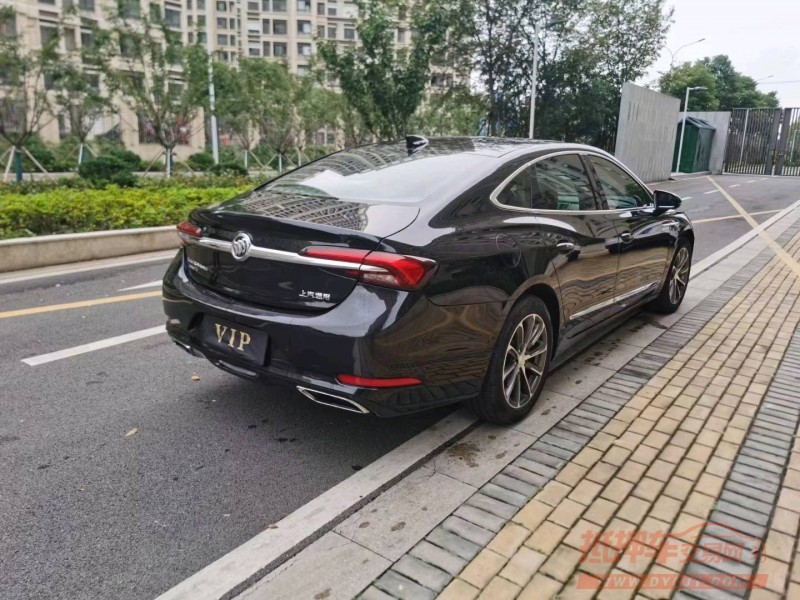 苏州20年别克君越7