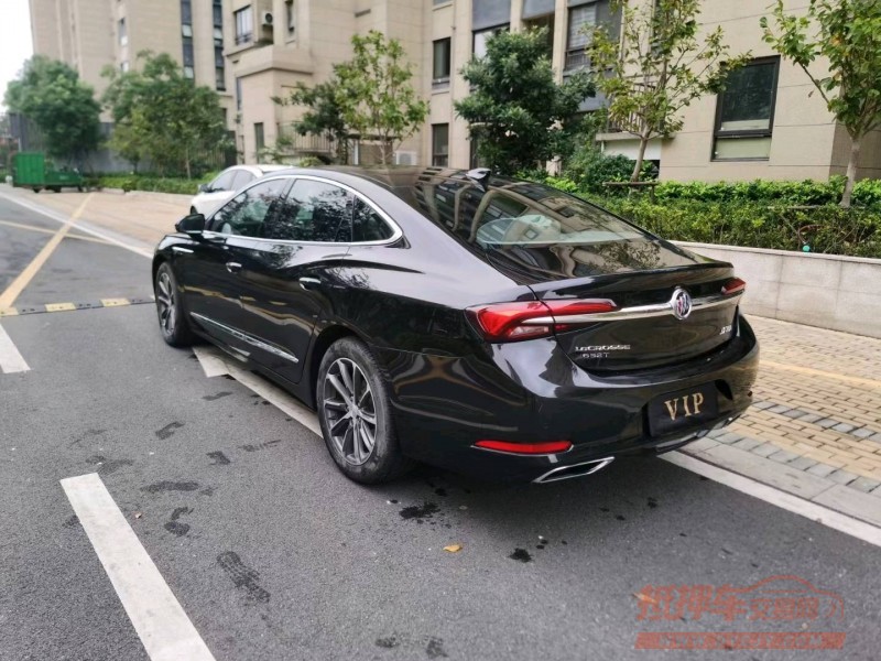 苏州20年别克君越8