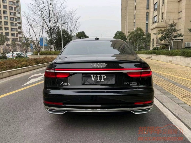 苏州21年奥迪A8L9