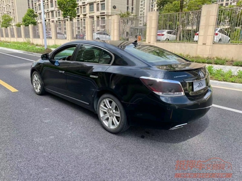 苏州11年别克君越8