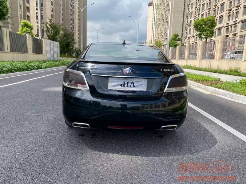 苏州11年别克君越9