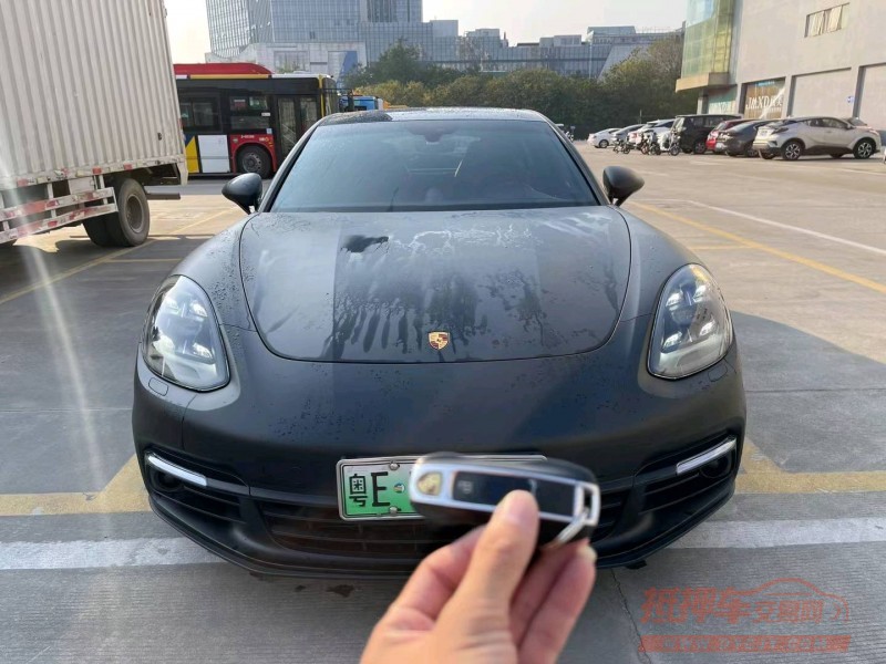 深圳19年保時捷Panamera新能源1