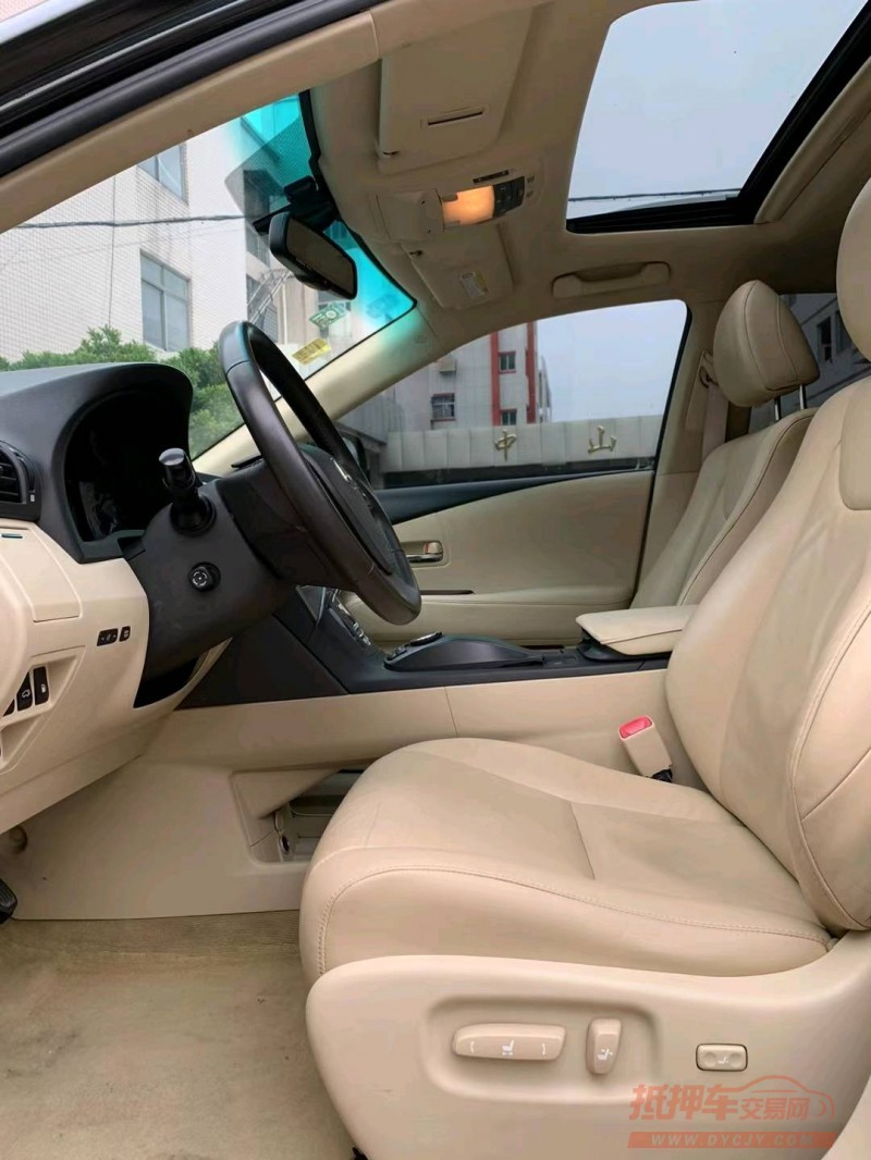 中山12年雷克萨斯RX8