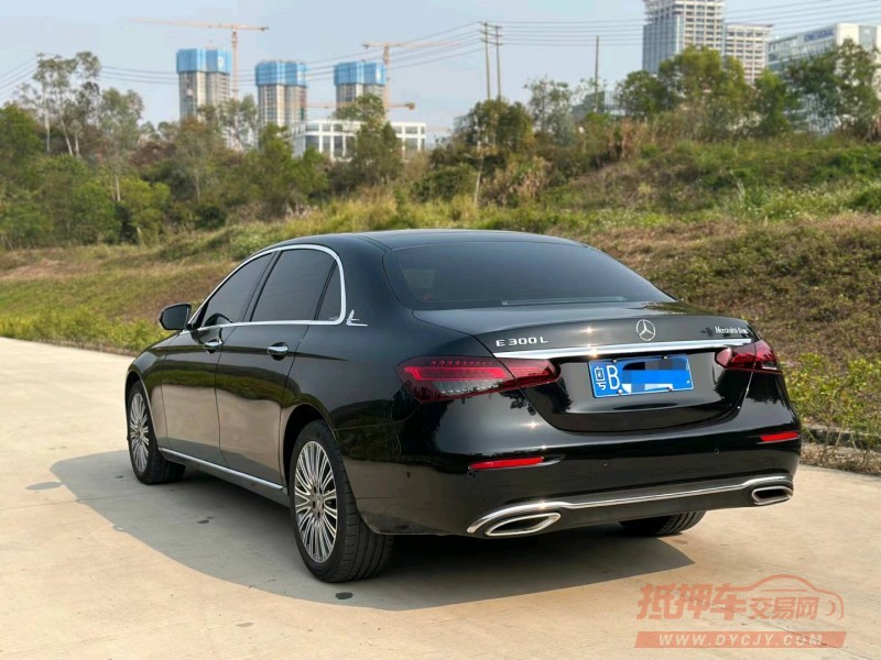 广州21年奔驰E8