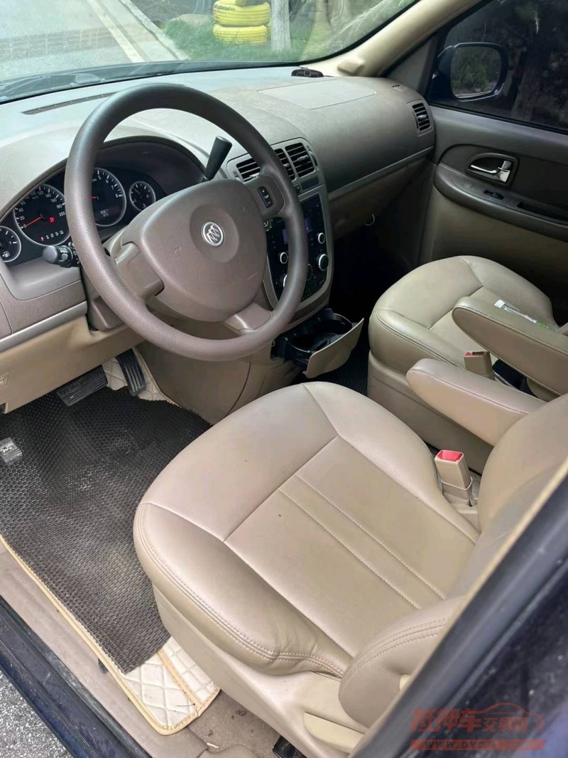 青岛17年别克GL84