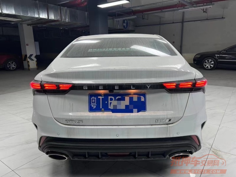 成都22年吉利缤瑞3