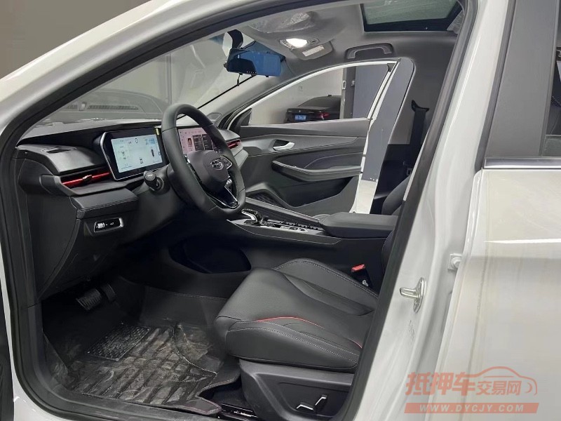 成都22年吉利缤瑞8