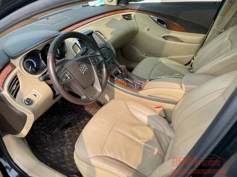 东营12年别克君越8