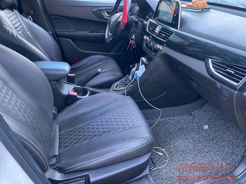 泉州16年寶駿6305