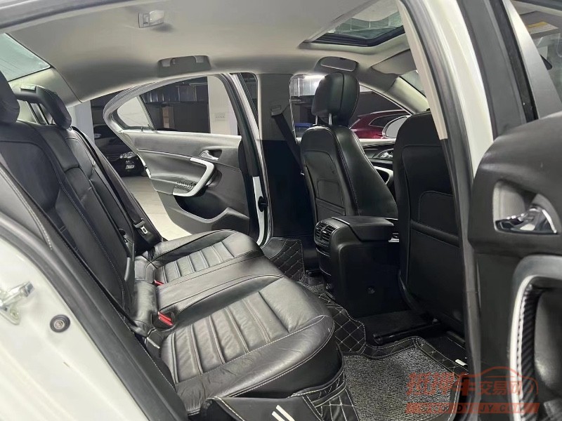 成都15年别克君威8