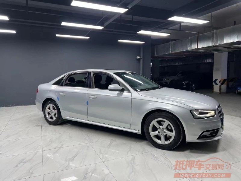 成都15年奥迪A4L8