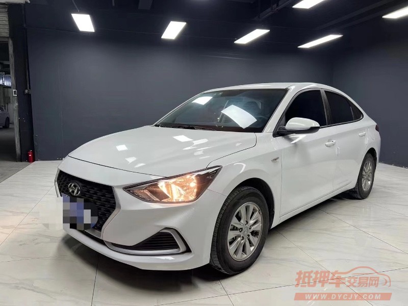 成都21年现代悦动2