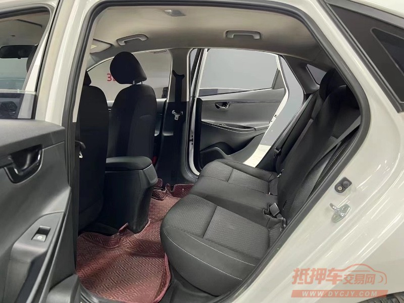 成都21年现代悦动8