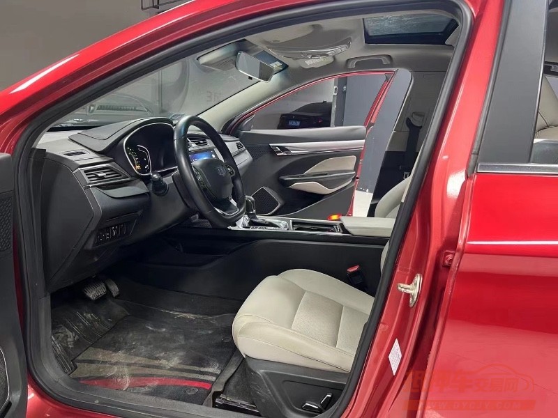 成都18年吉利缤瑞5