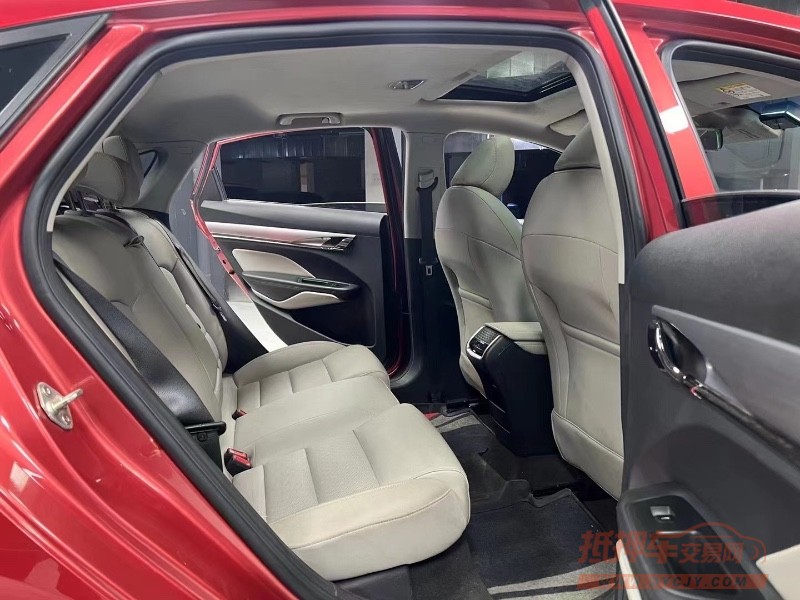 成都18年吉利缤瑞1