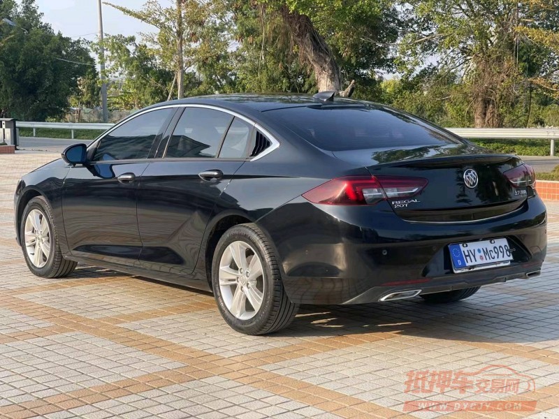 汕头19年别克君威7