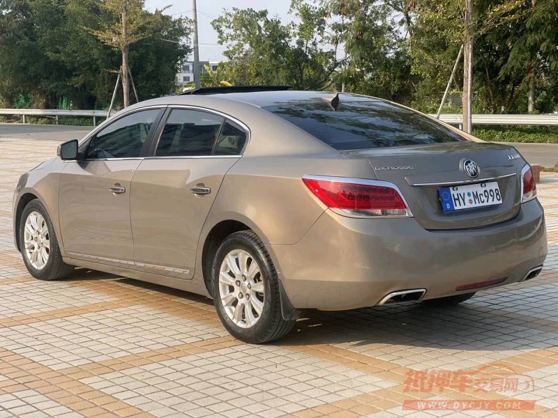 汕头13年别克君越8