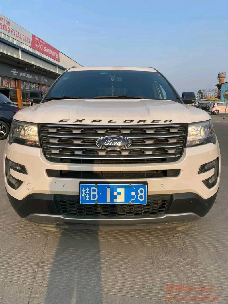 中山17年福特探险者1