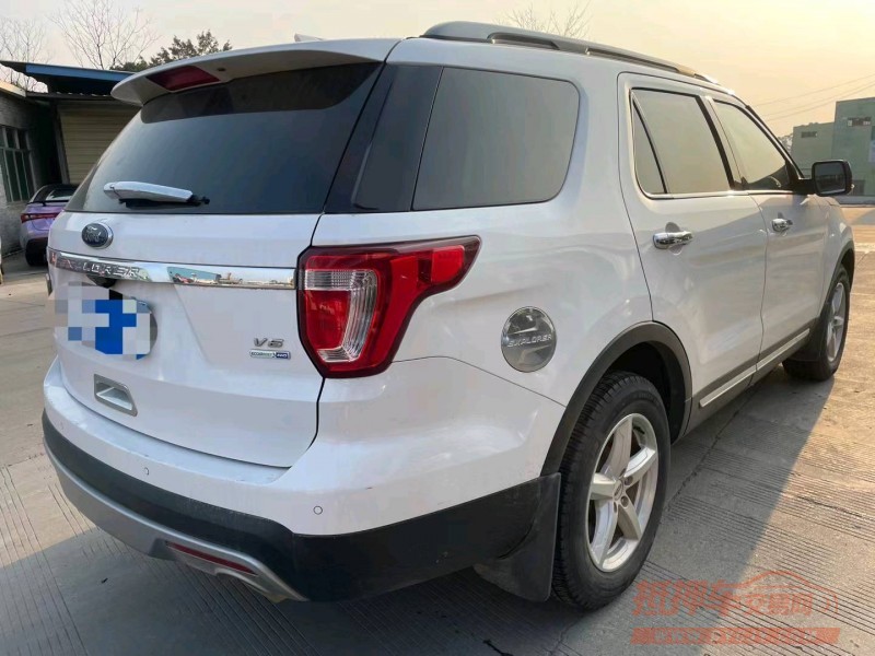 中山17年福特探险者4