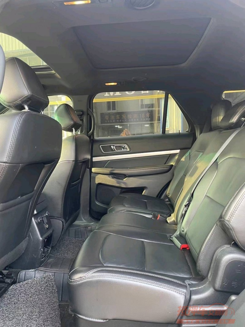 中山17年福特探险者5