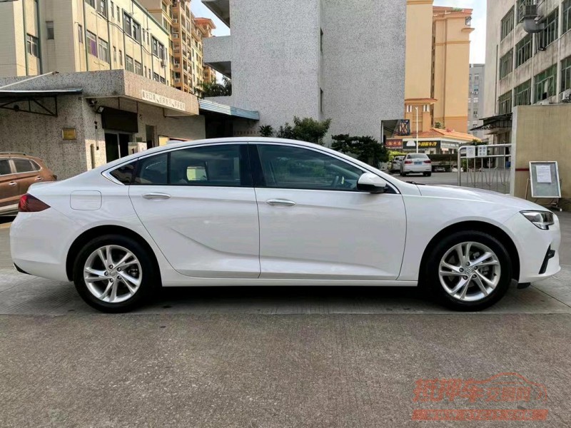 中山22年别克君威2