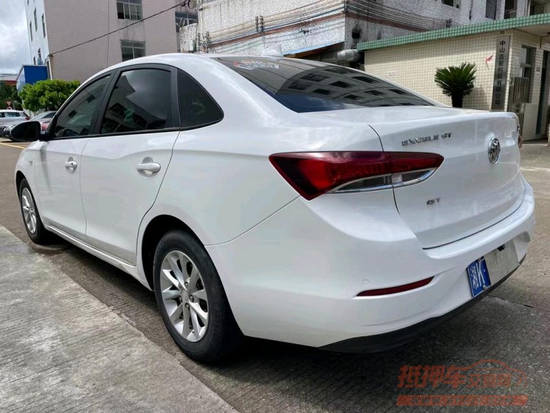 中山18年别克英朗5