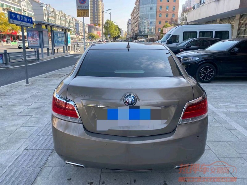 常州10年别克君越2