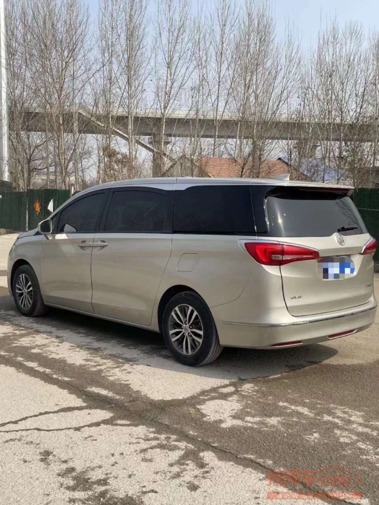 济宁17年别克GL86