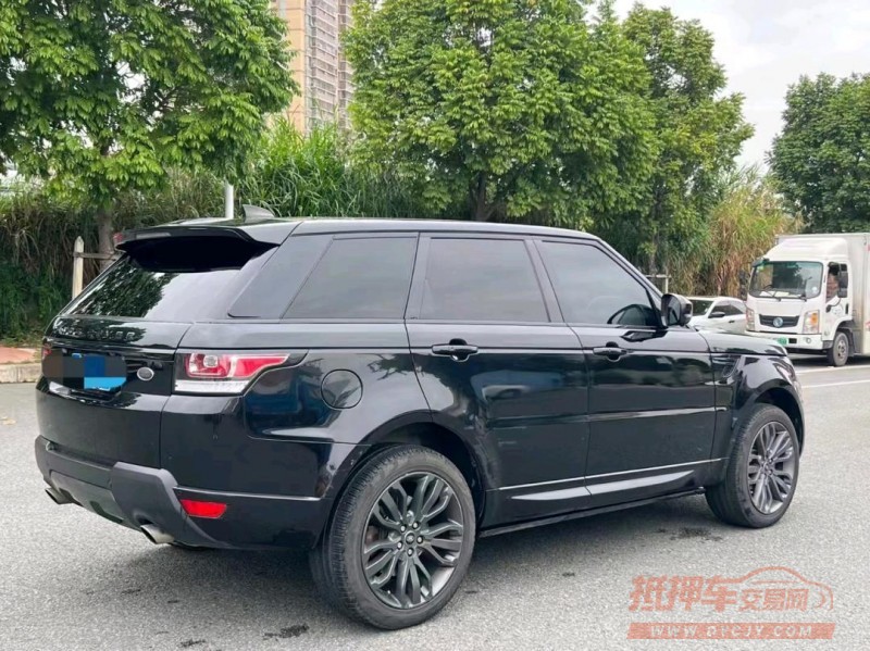 广州17年路虎揽胜运动8