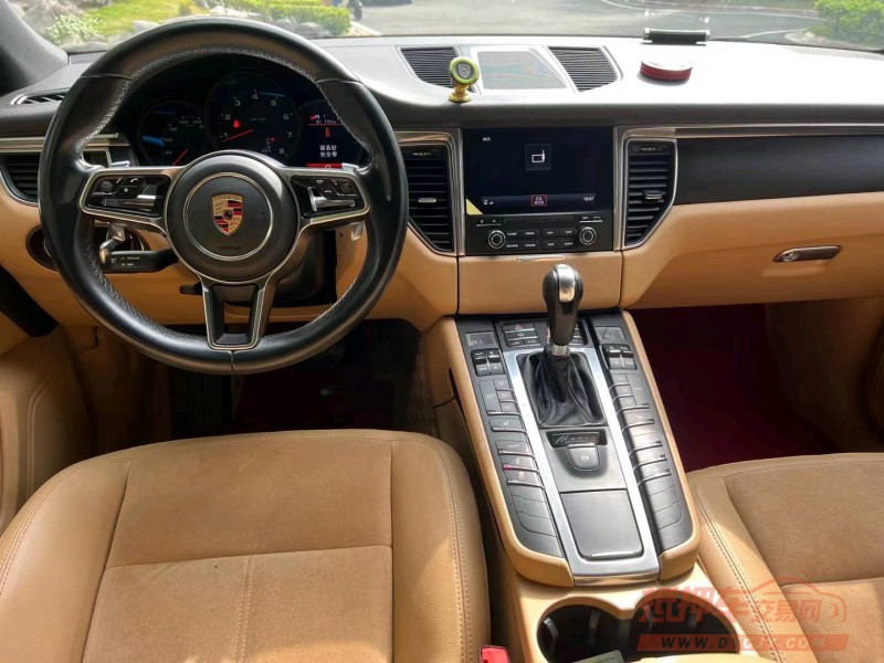 广州16年保时捷Macan4