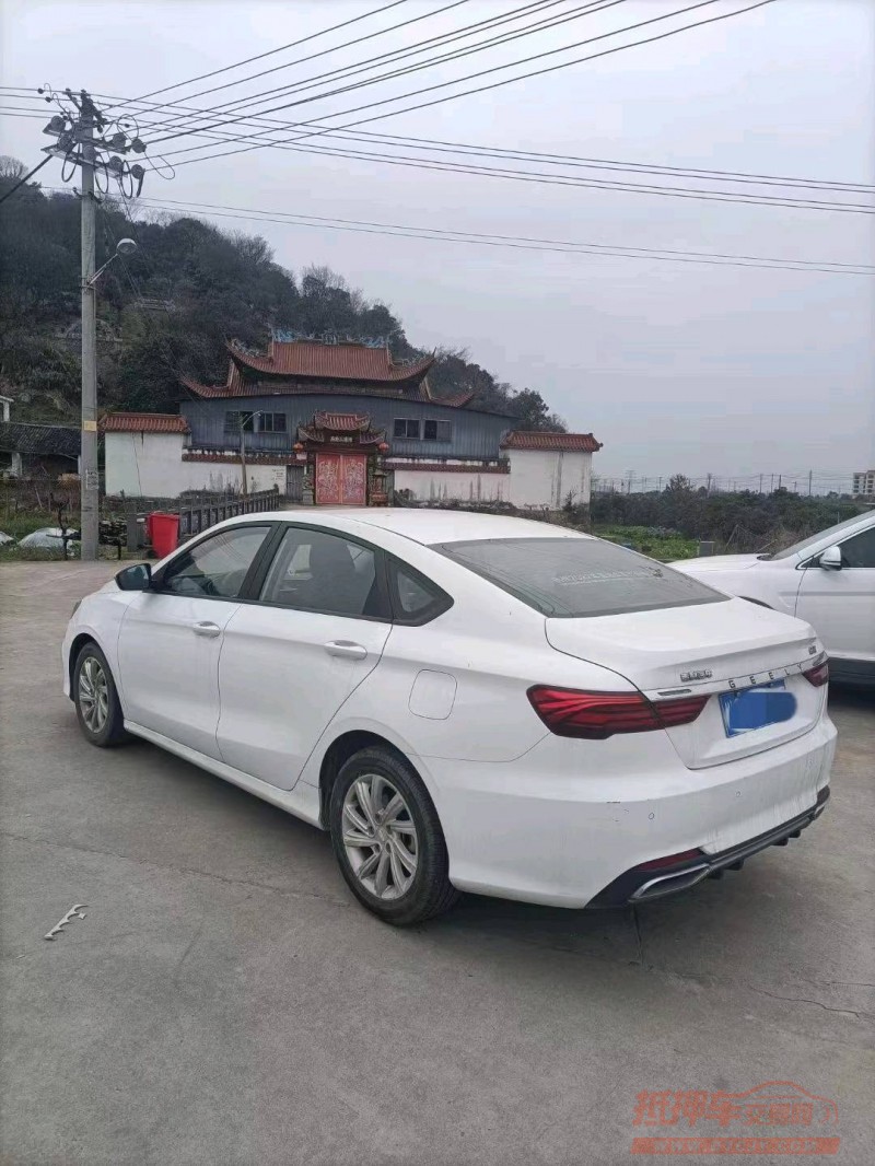 成都21年吉利缤瑞2