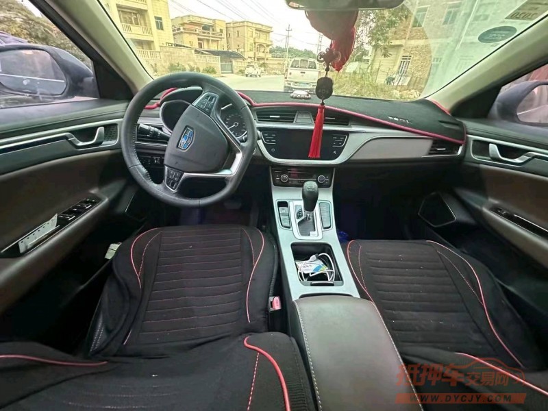 贵阳18年吉利帝豪5